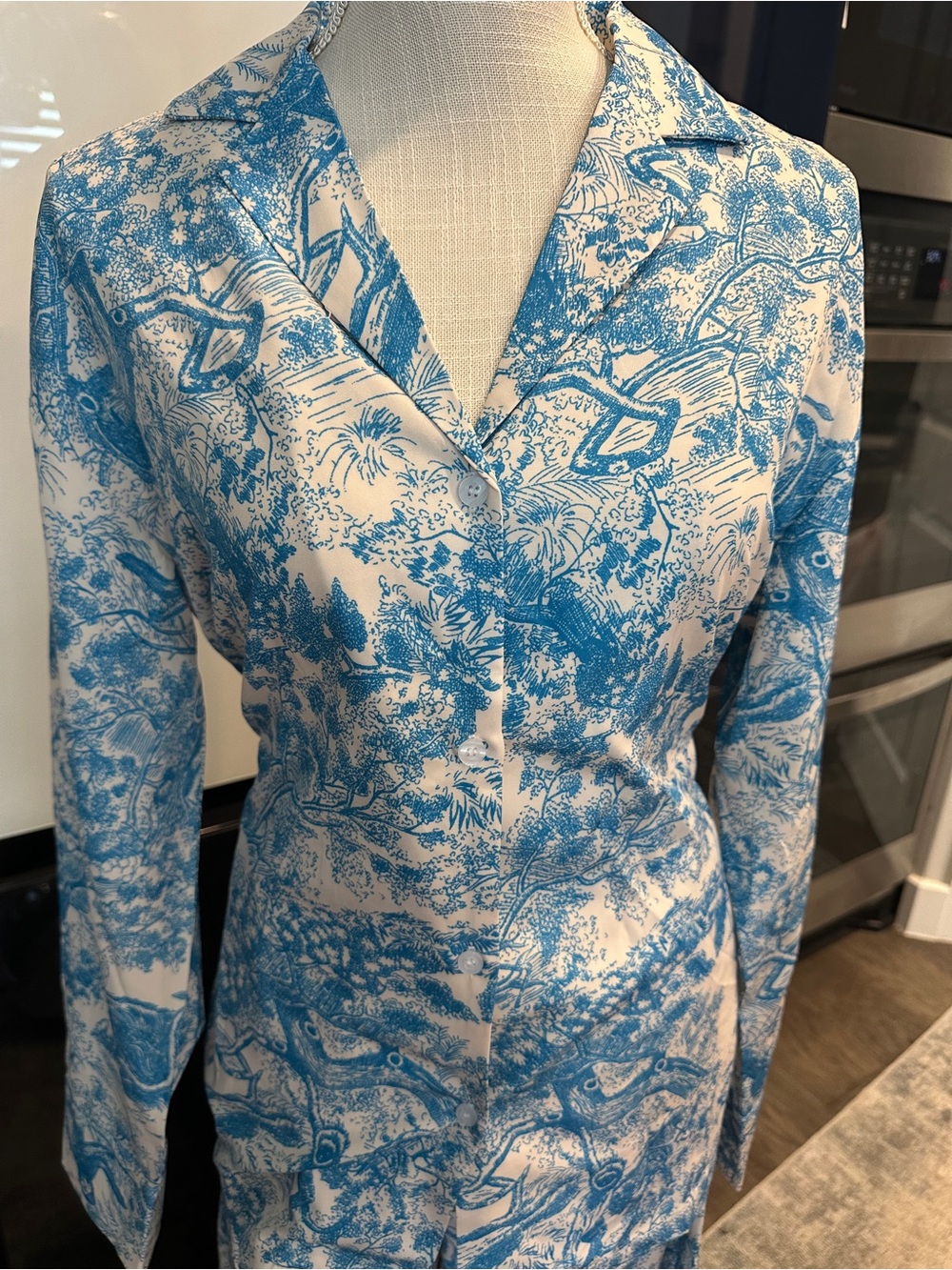 Commense Blue and White Scenic Print 2 piece set (shirt and pants with belt) S - Picture 2 of 5